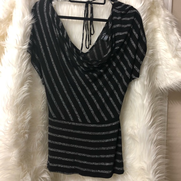 Rue21 Black and silver striped blouse - Picture 1 of 3